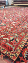 Load image into Gallery viewer, 1356 - Heriz Antico