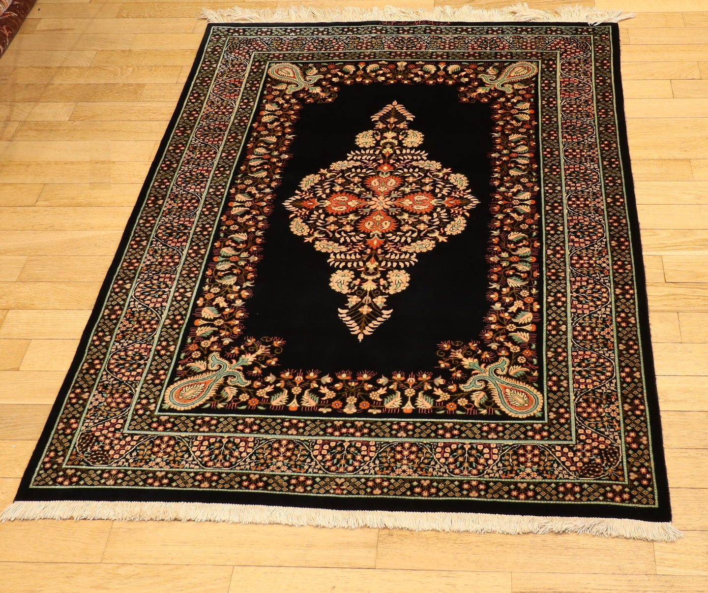 1214 Qum Seta Ex Fine