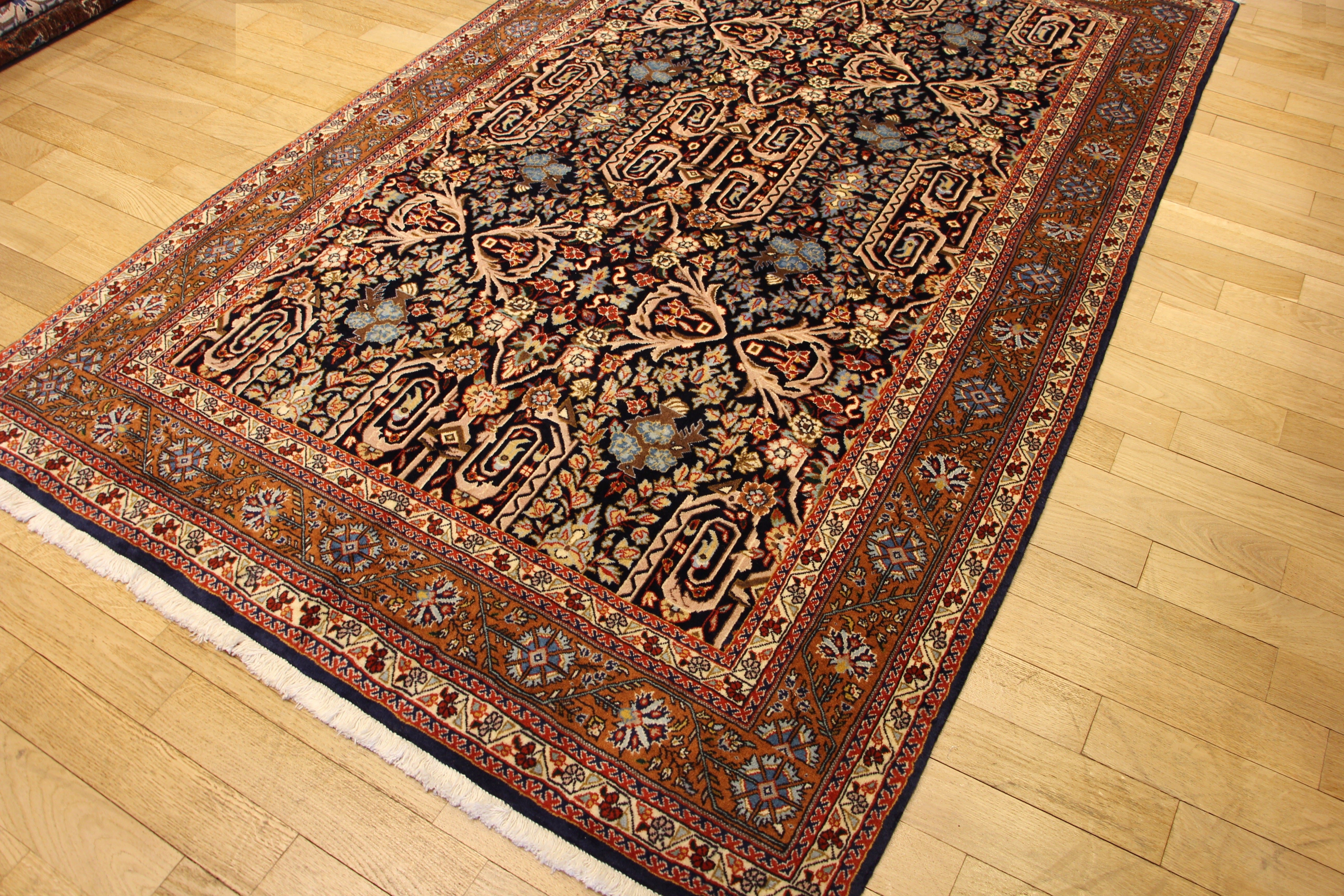 1589 Saroug Sherkat Persia