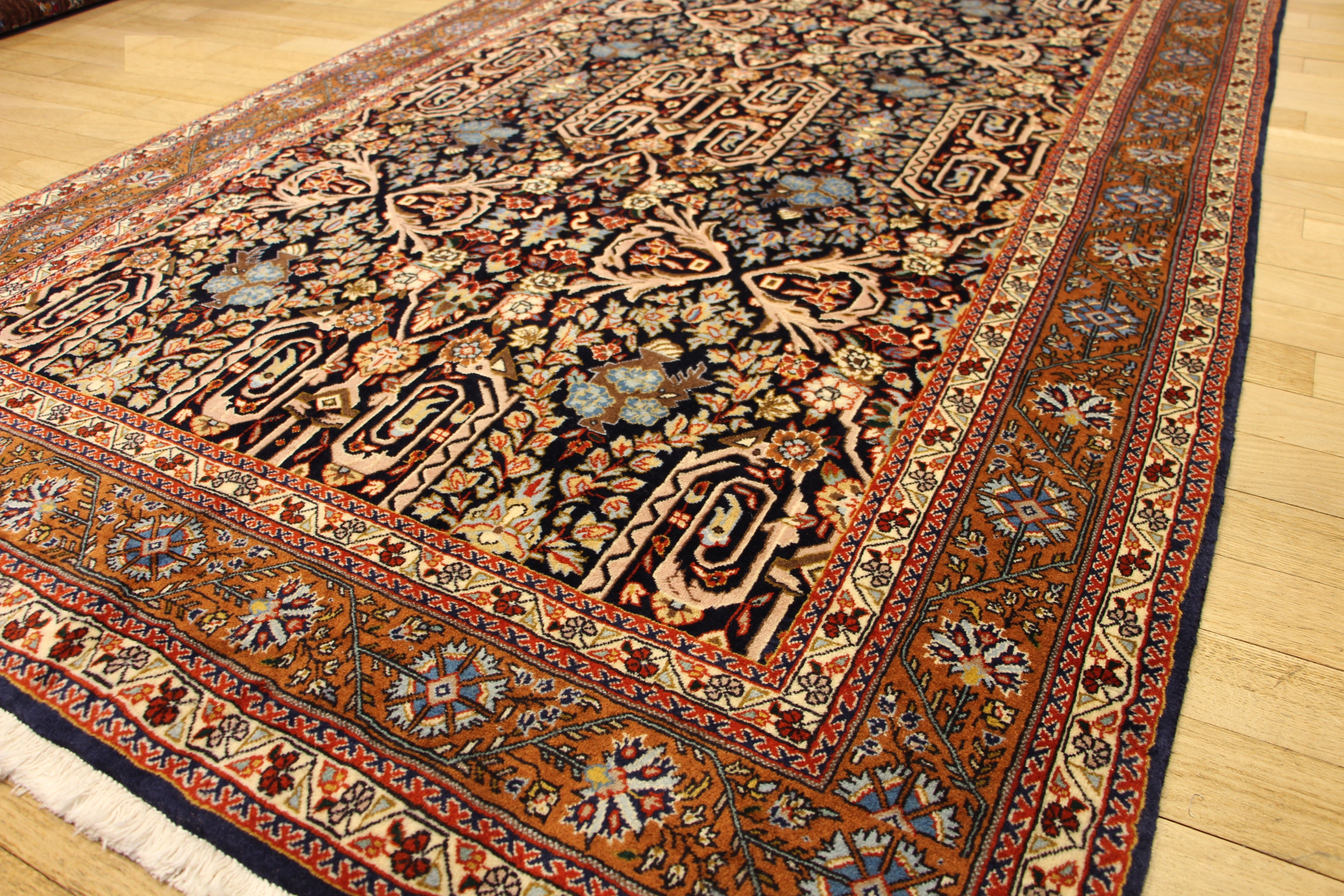 1589 Saroug Sherkat Persia